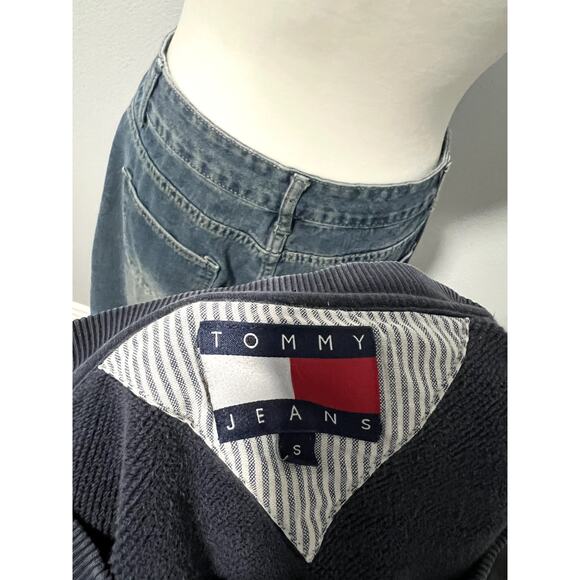 Tommy Hilfiger Vintage Sweatshirt - Picture 6 of 6
